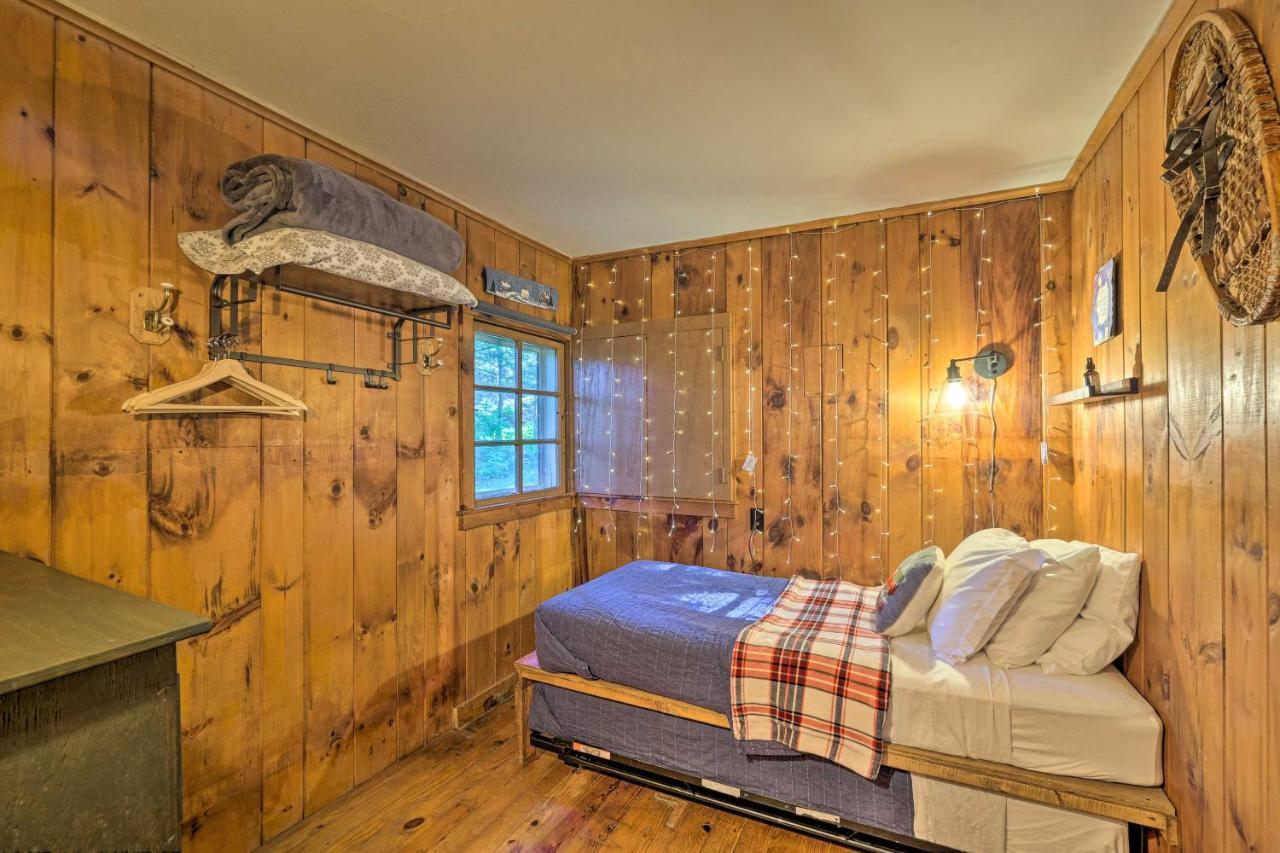 Charming Wilmington Cabin, 8 Mi To Mt Snow! Villa Luaran gambar